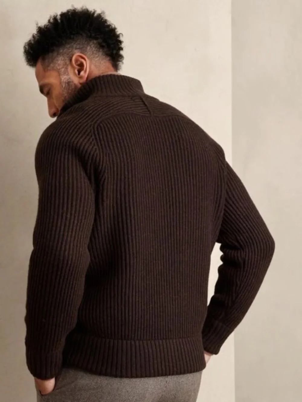 Banana republic men’s Nino Mock-Neck brown ribbed wool Sweater M